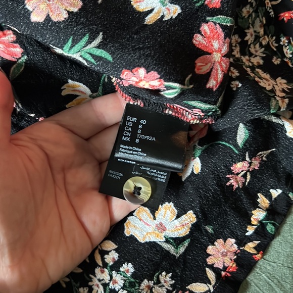 NWOT H&M Button Up Floral Dress - Picture 4 of 6